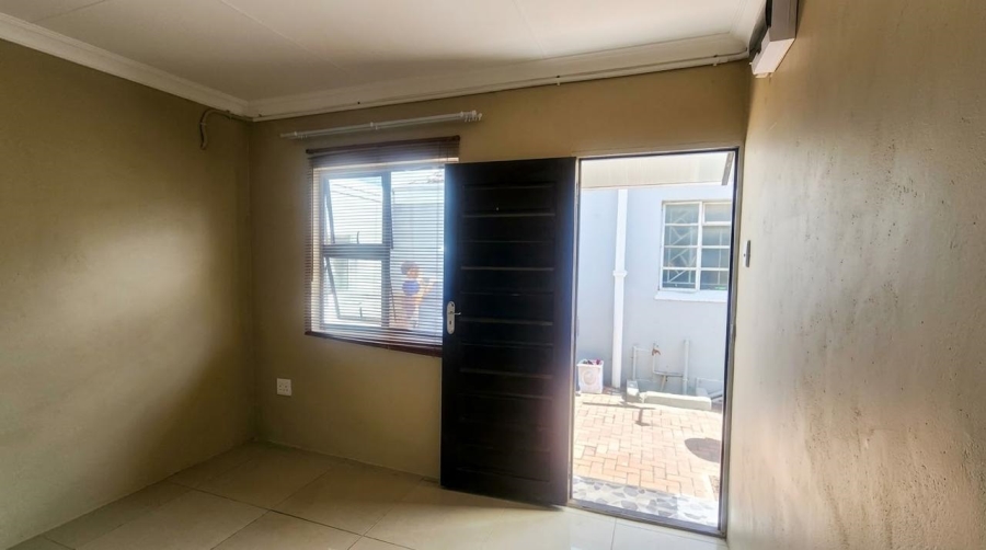 To Let 1 Bedroom Property for Rent in Glenlilly Western Cape